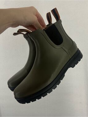 LL Bean Rugged Wellie Chelsea Boots Womens 8 Green